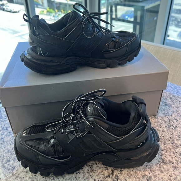 Balenciaga Track - Triple Black Size 10 US - Picture 2 of 4